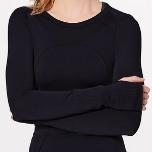 Like new navy Lululemon swiftly long sleeve
